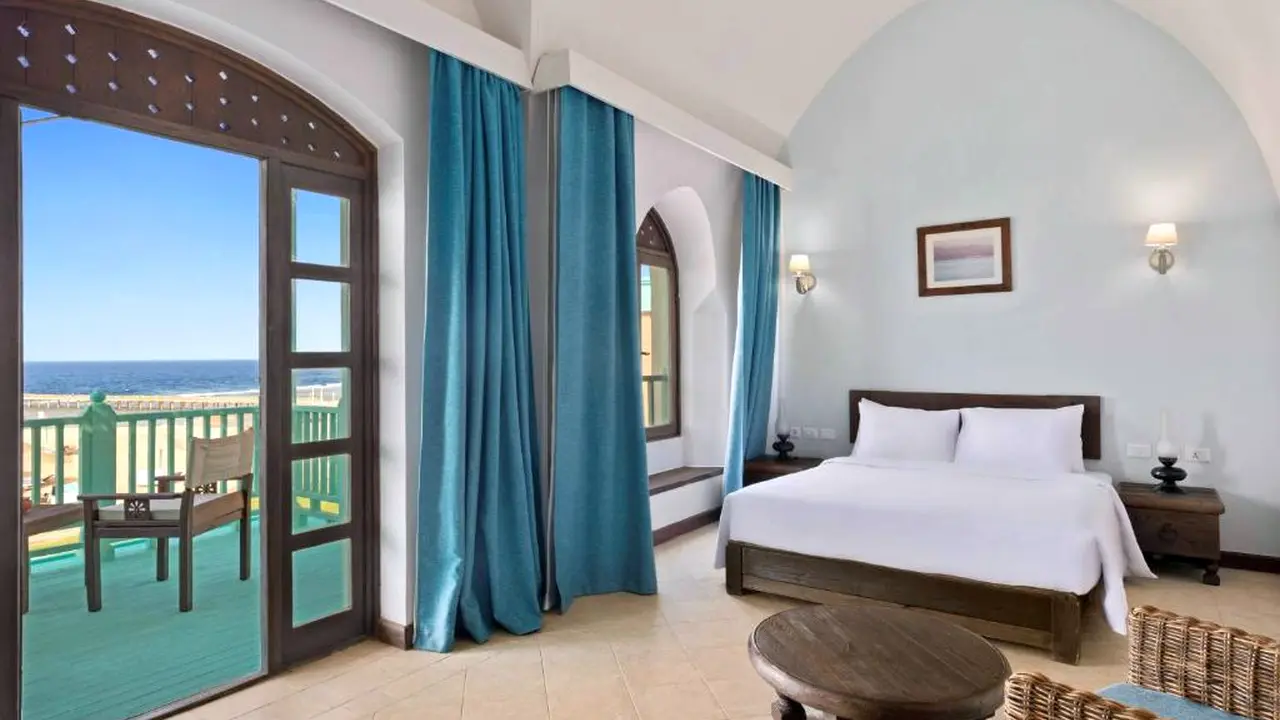 الفندق راديسون بلو - القصير